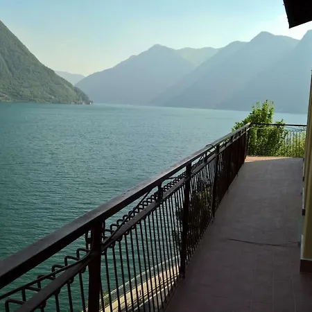 La Terrazza Lake Como شقة